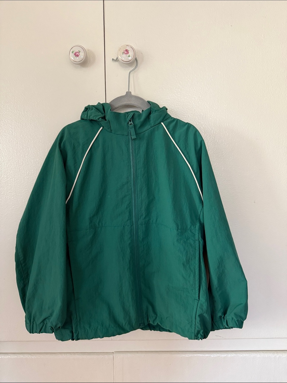 Uniqlo Kids Green Hooded light windbreaker
